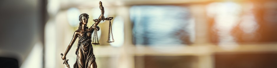 vrouwe justitia als beeldje